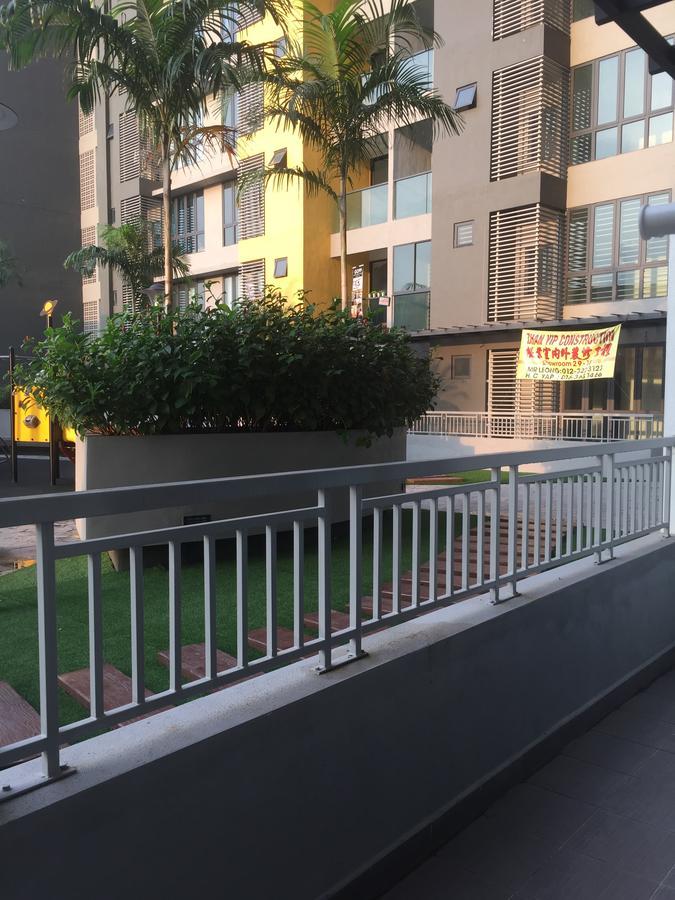 Silk Sky Residence Seri Kembangan Bagian luar foto