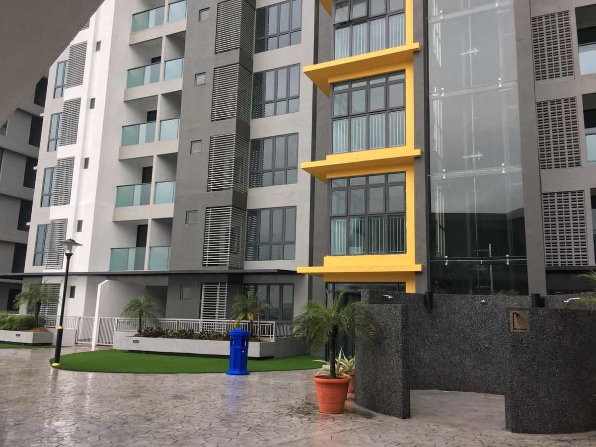 Silk Sky Residence Seri Kembangan Bagian luar foto